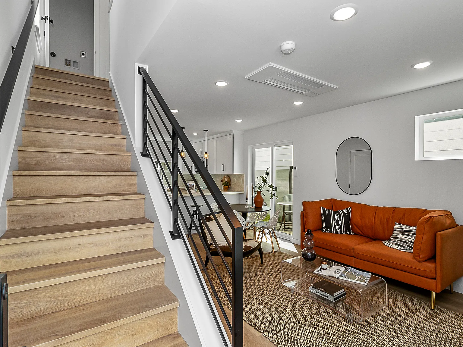 2 bed, 1.5 bath, 790 sqft, $2,695 — Photo 3