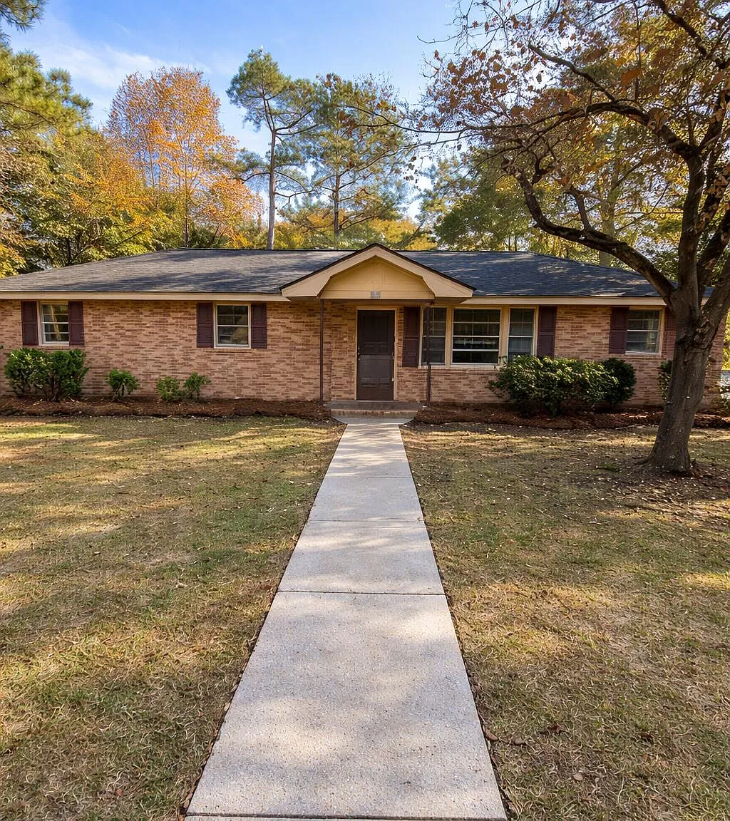 3 bed, 2.0 bath, 1558 sqft, $1,200 — Photo 1
