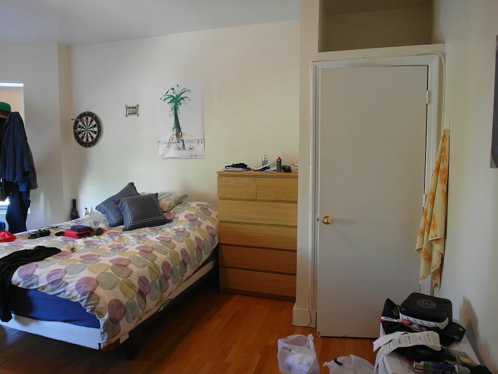3 bed, 9999 sqft, $4,200 — Photo 2