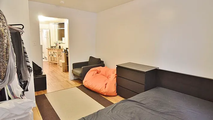 Rented by Park Property Advisors | media 23