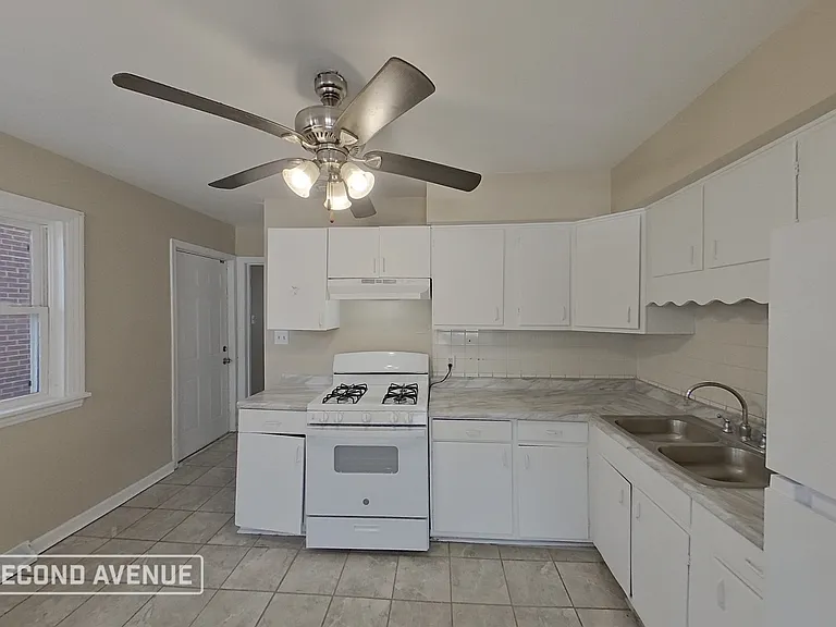4772 Jefferson St — Photo 3