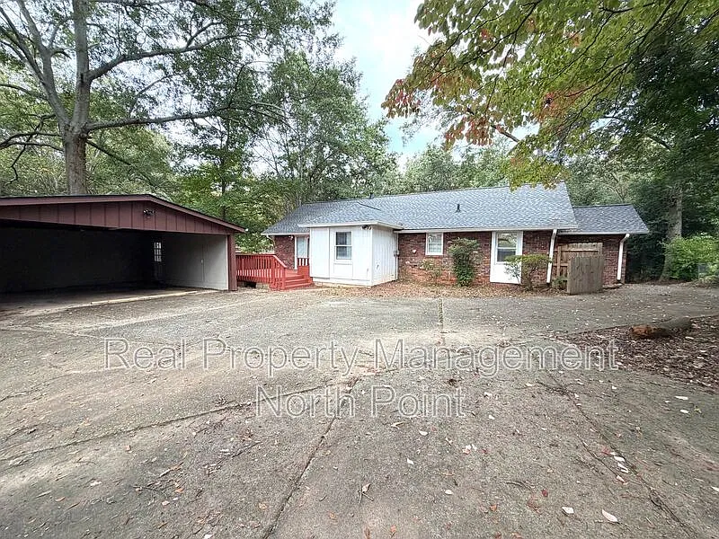 3 bed, 2.0 bath, 1493 sqft, $2,095 — Photo 4