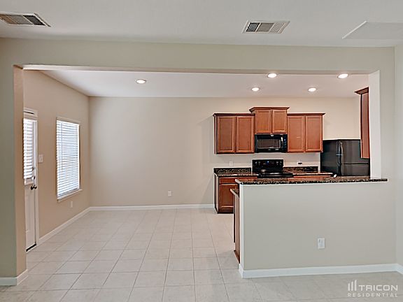 5th image of 108 Comanche Plains Dr