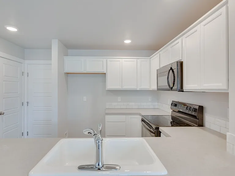 1664 S Sunseeker Ln — Photo 8