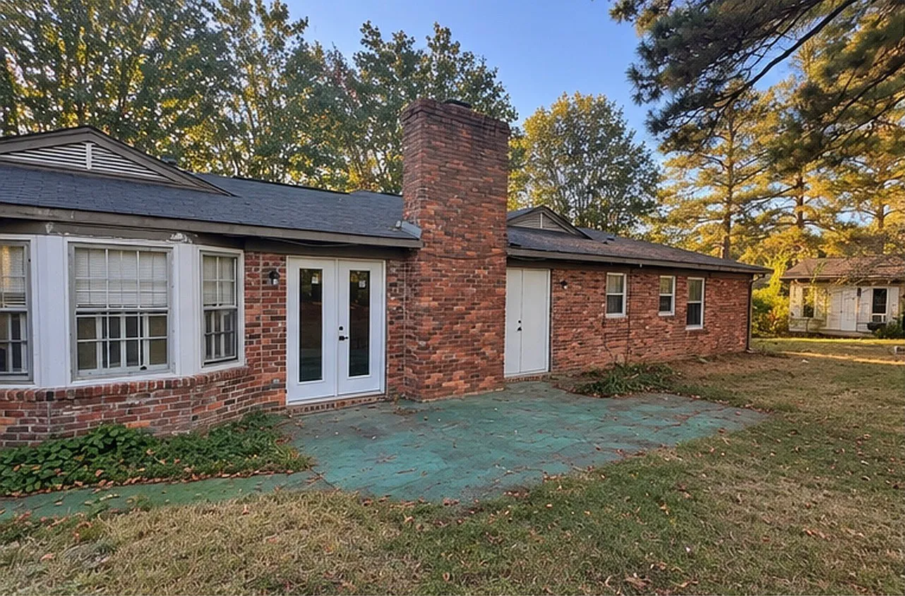 1427 Lake Valley Dr — Photo 4