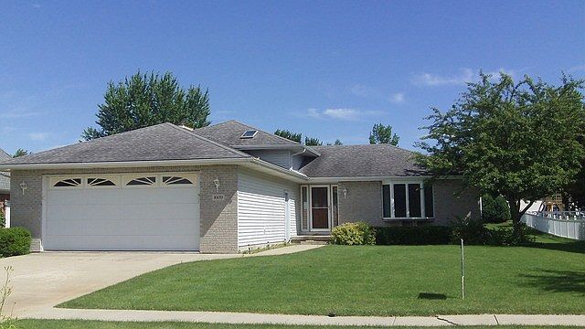1st image of 1609 Waterberry Dr