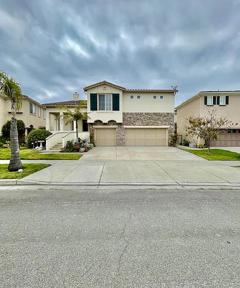 1211 Chesapeake Dr — Photo 2
