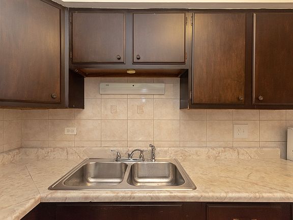 4th image of 660 W Wrightwood Ave APT 214