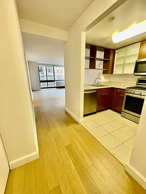 Rented by Cushman & Wakefield (Management) | media 1