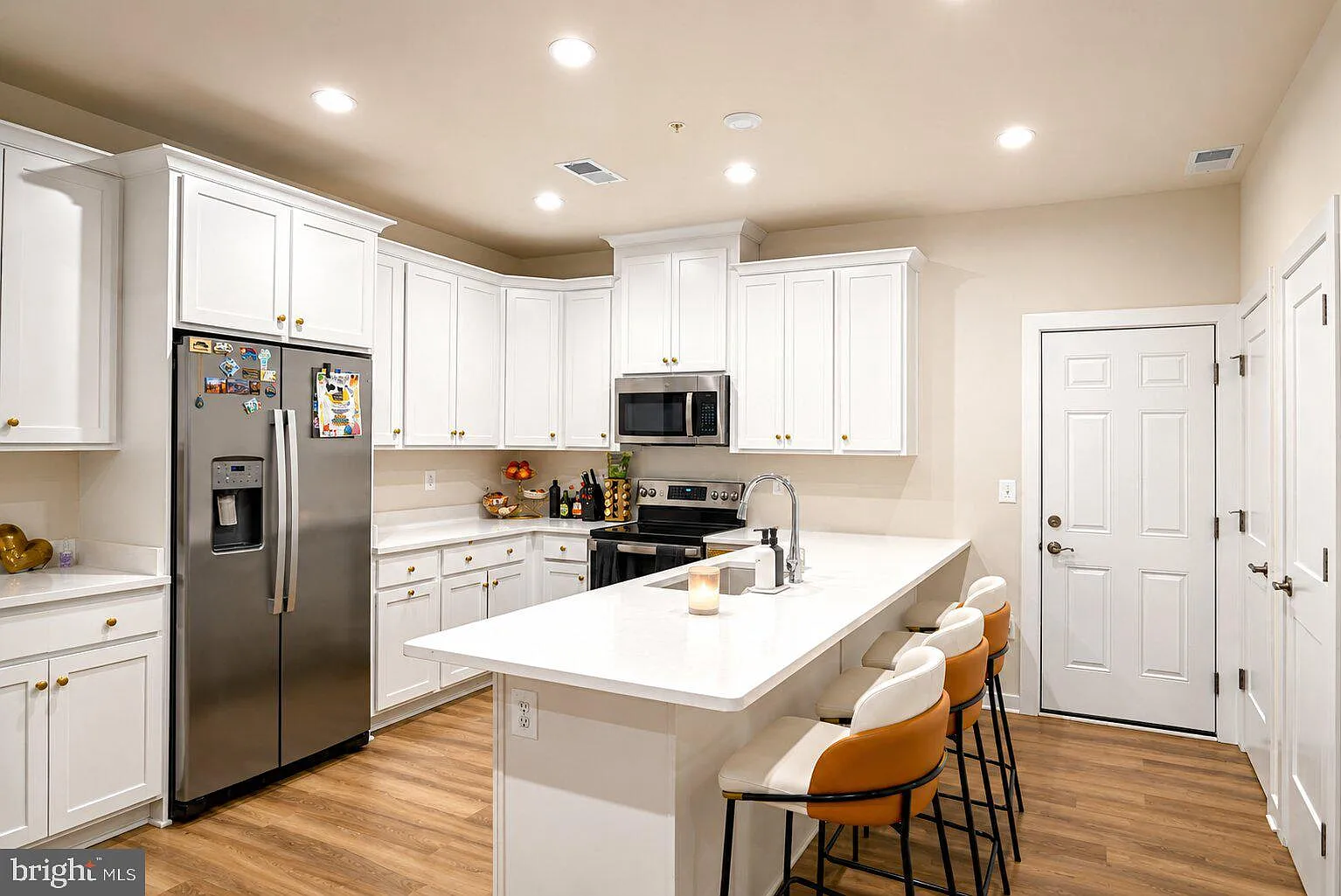 2 bed, 2.5 bath, 1573 sqft, $2,700 — Photo 4
