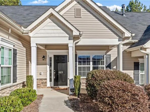 227 Hawks Nest Cir, Clemmons, NC 27012