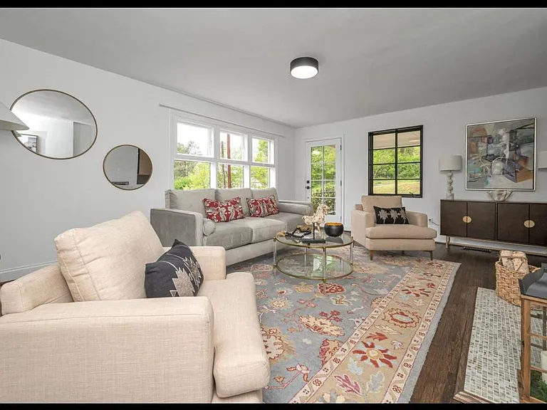 1300 Cresthill Rd — Photo 31
