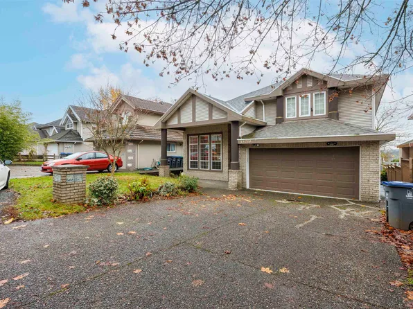 15210 82nd Ave, Surrey, BC V3S 9B4