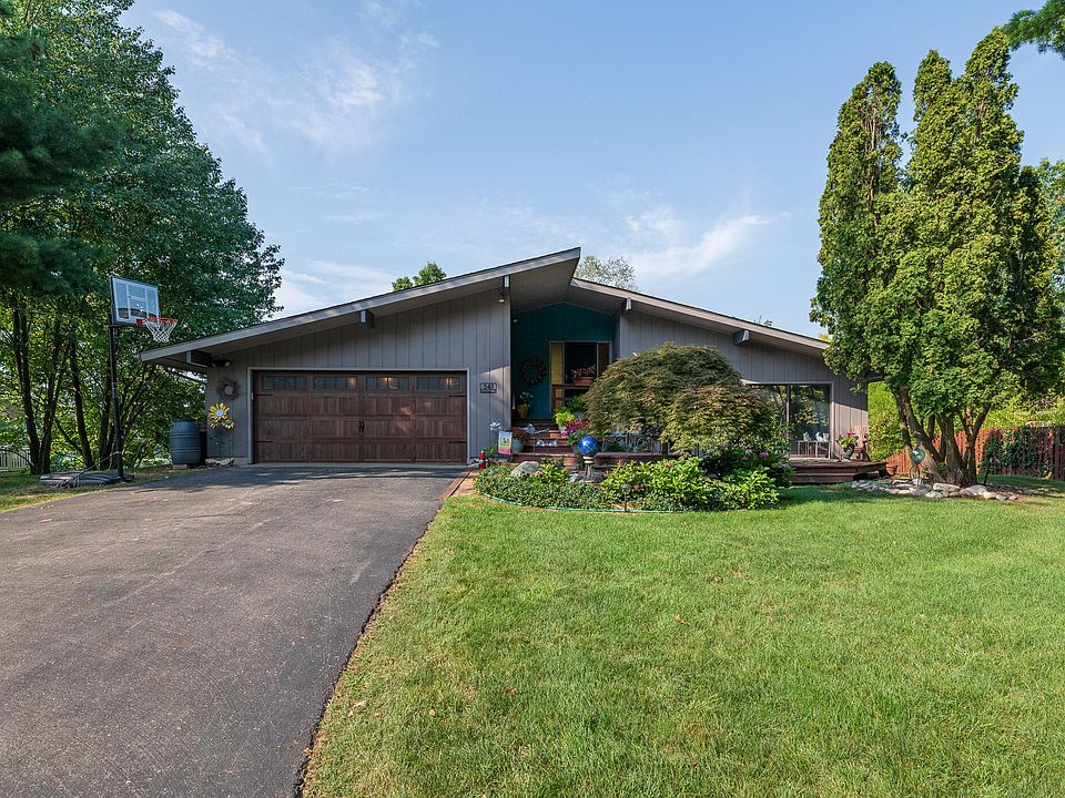 348 Highland Ct, Plainwell, MI 49080 Zillow