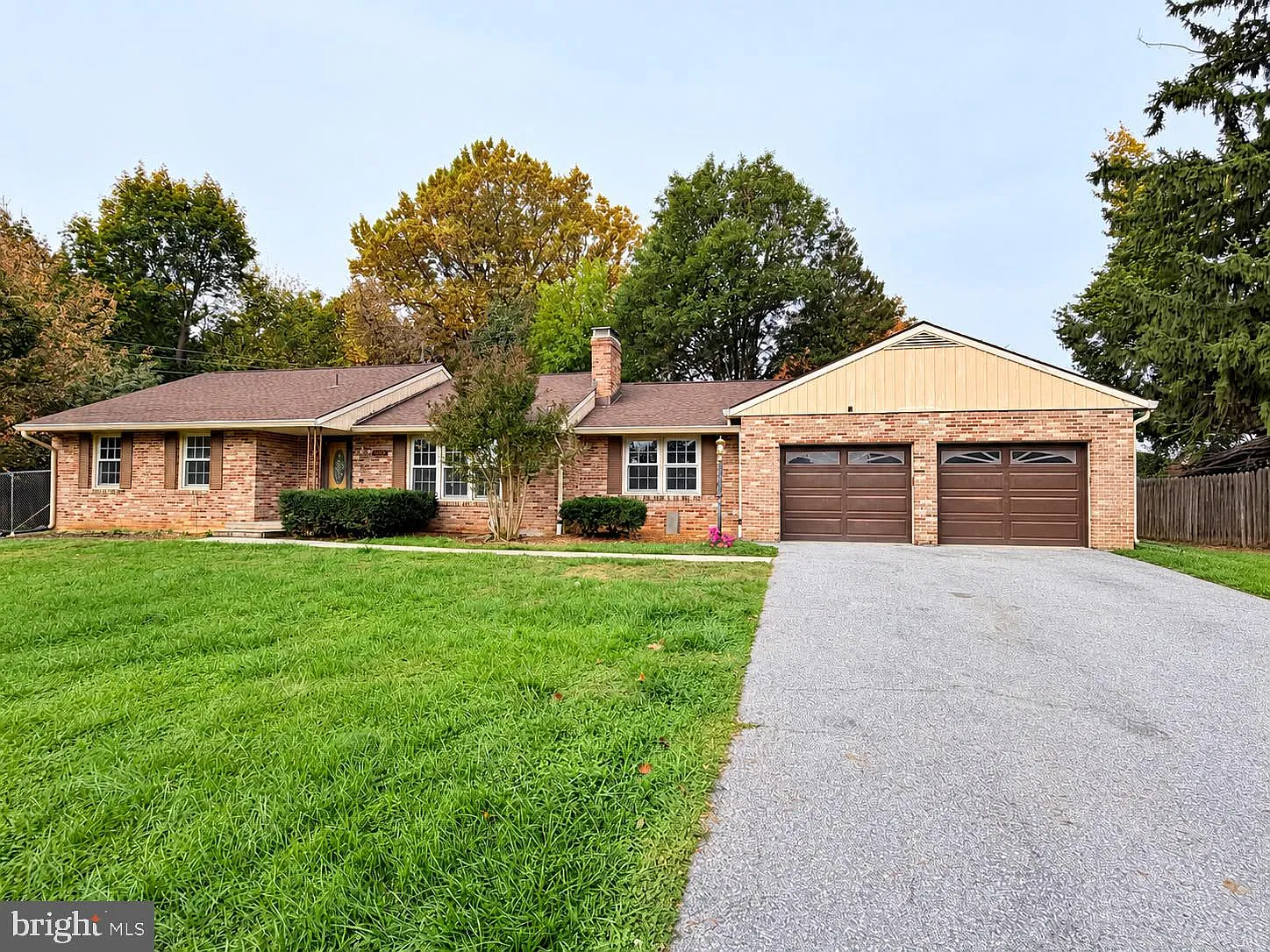 3 bed, 2.0 bath, 1825 sqft, $2,950 — Photo 2