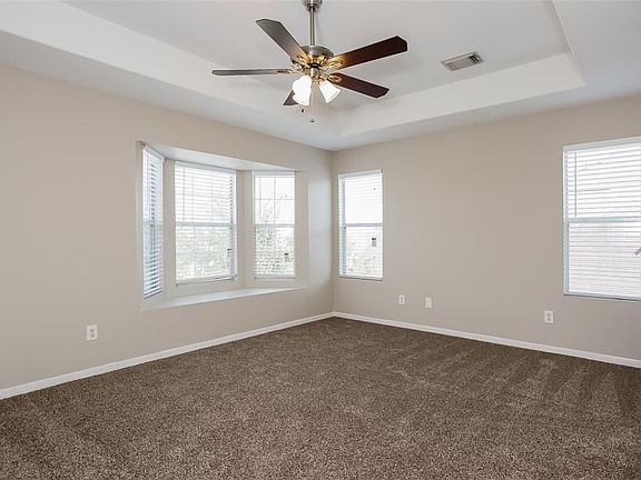 2nd image of 12150 Hawthorne Hill Cir