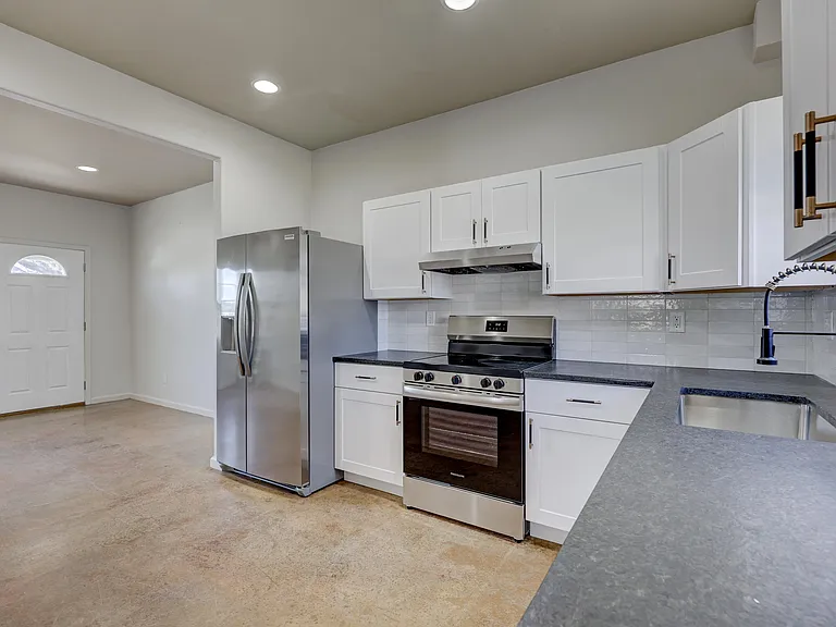 1003 Orchard St — Photo 4