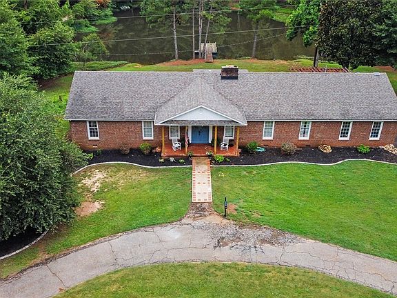 4th image of 440 Bowen Rd