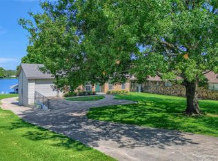 934 Kiowa Dr E, Lake Kiowa, TX 76240
