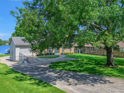 934 Kiowa Dr E, Lake Kiowa, TX, 76240