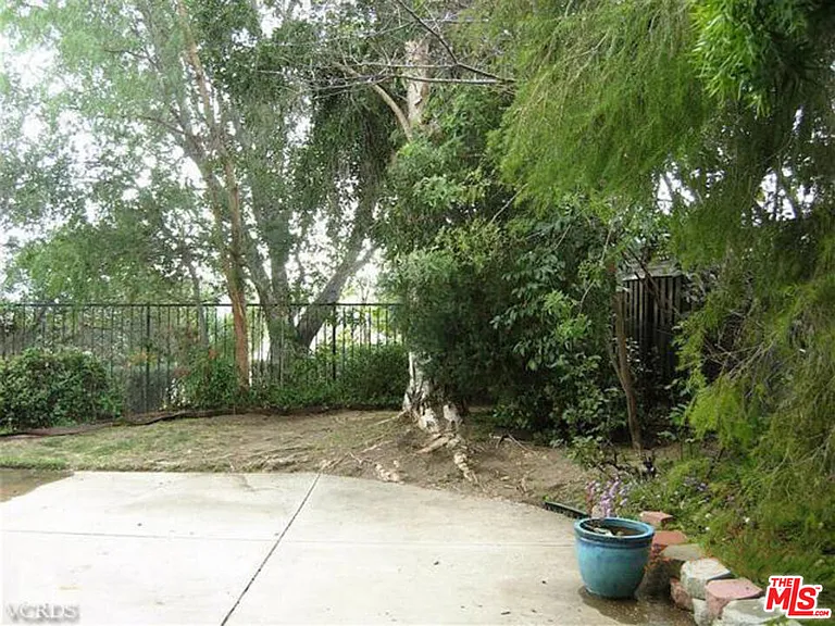 523 Park Springs Ct — Photo 9