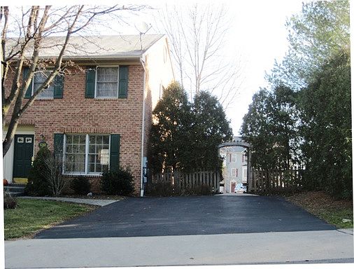 2nd image of 1210 Fairchild Ave