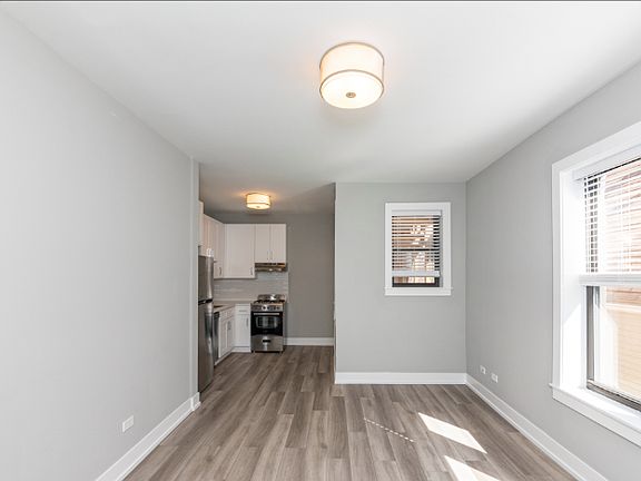 2nd image of 3933 N Janssen Ave #37-3