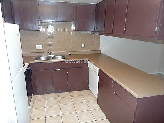 3rd image of 1254 E Hacienda Ave APT B