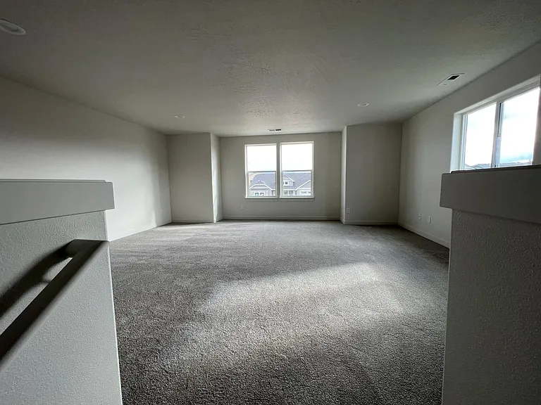 3921 Lynn St — Photo 18