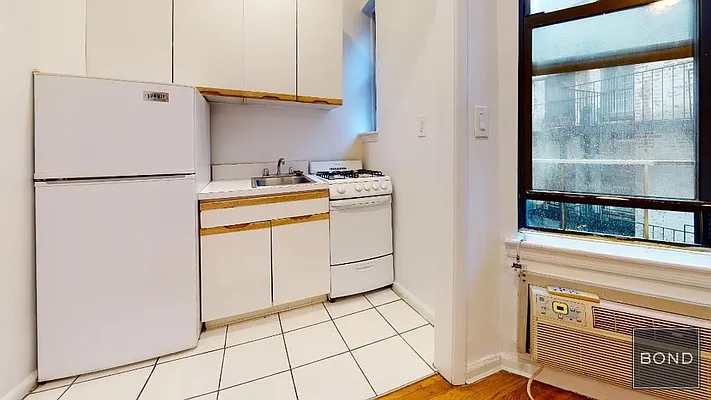 Rented by Bond New York | media 5