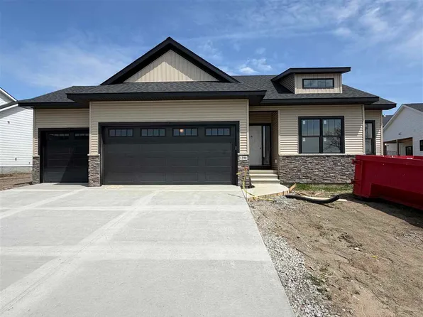 1290 Osage Ln, North Liberty, IA 52317