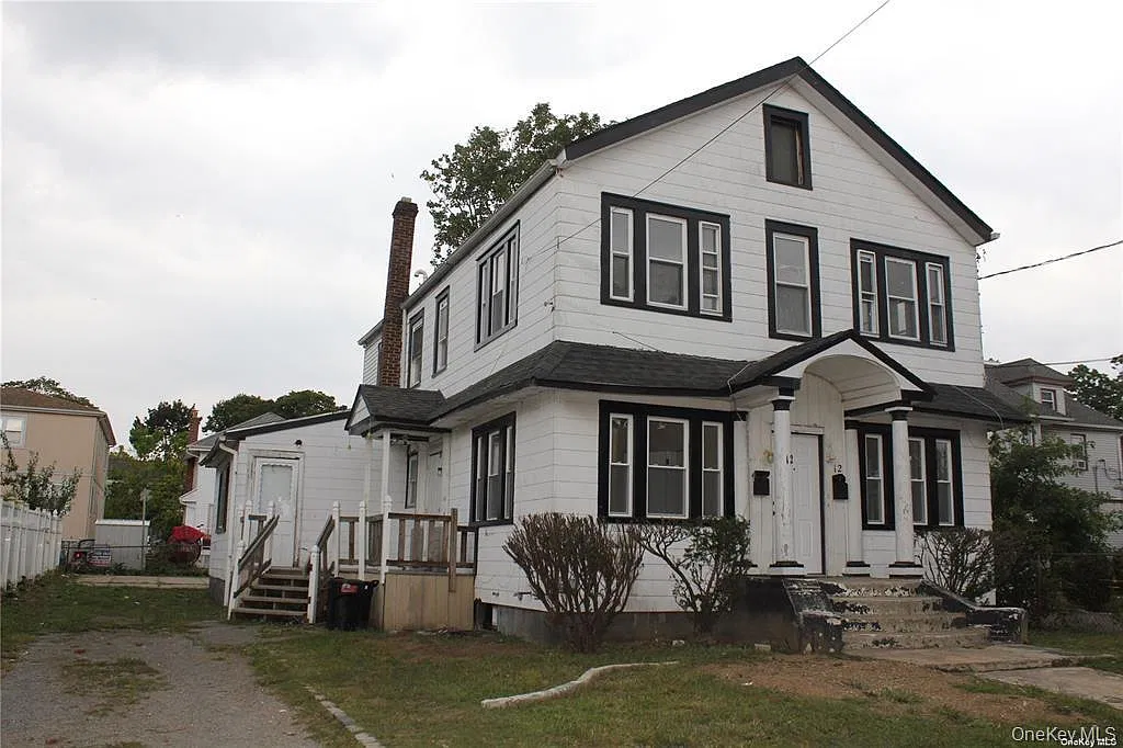3 bed, 1.0 bath, 2247 sqft, $3,500 — Photo 1
