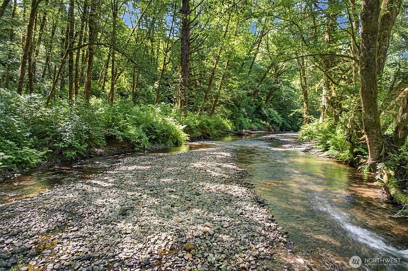 2nd image of 344 N Hull Creek Road