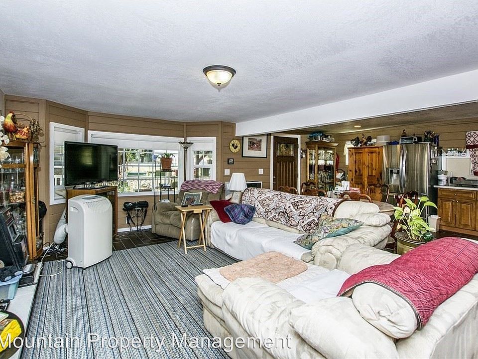 1st image of 592 Shady Dell Ln