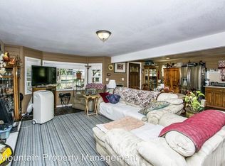 592 Shady Dell Ln, Crestline, CA 92325