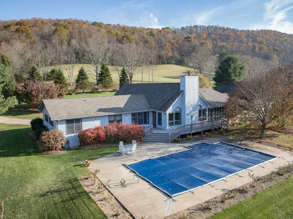 632 Still House Dr, Lexington, VA 24450
