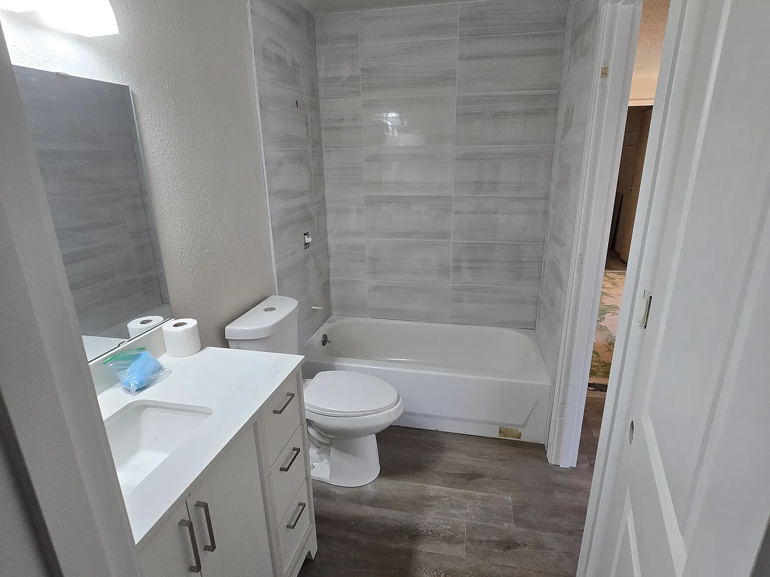 2 bed, 900 sqft, $2,600 — Photo 1