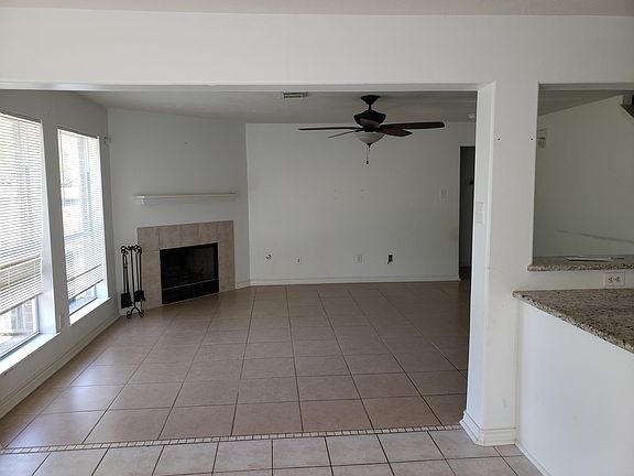 5th image of 306 Glade Bridge Ln