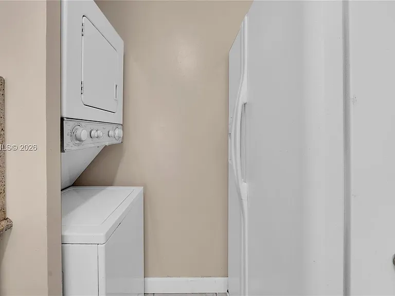 9964 Twin Lakes Dr #35-B — Photo 18