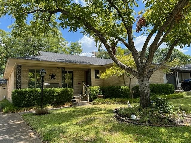 Built over 50 years ago, this lovely pier and beam home was one of the first homes built on this block. The neighborhood is friendly and a quiet place to live.