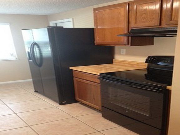 3rd image of 7824 Satsuma Ct