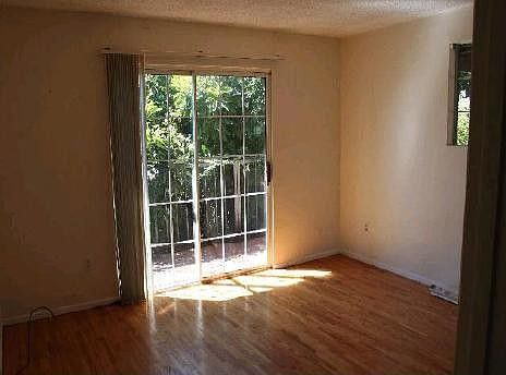 4th image of 4141 Portola Ave