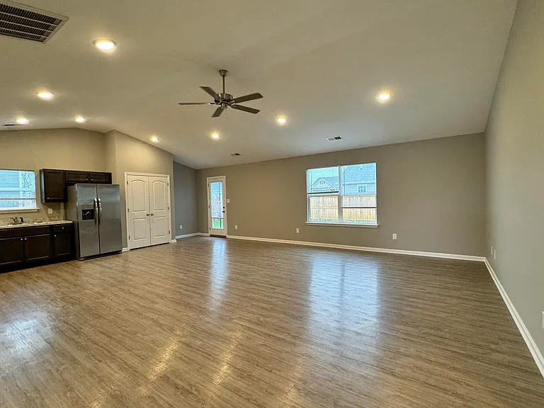 145 Candy Apple Ln — Photo 8