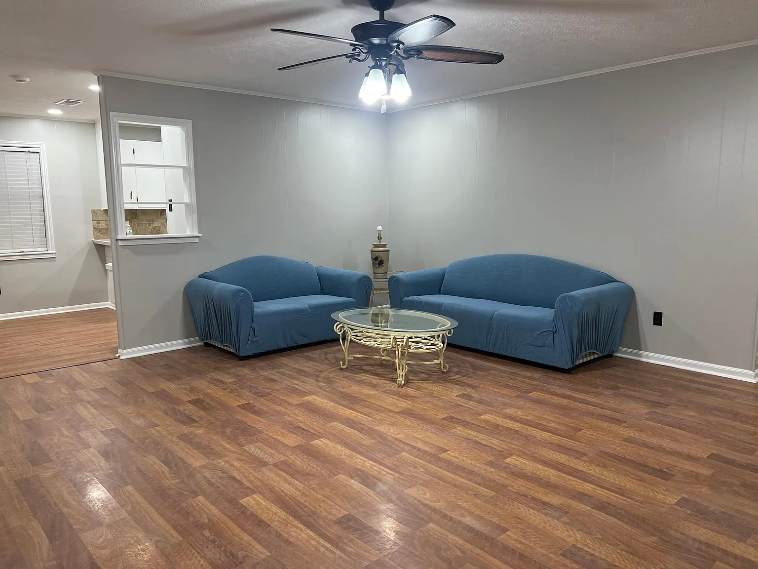 3 bed, 2276 sqft, $2,050 — Photo 3