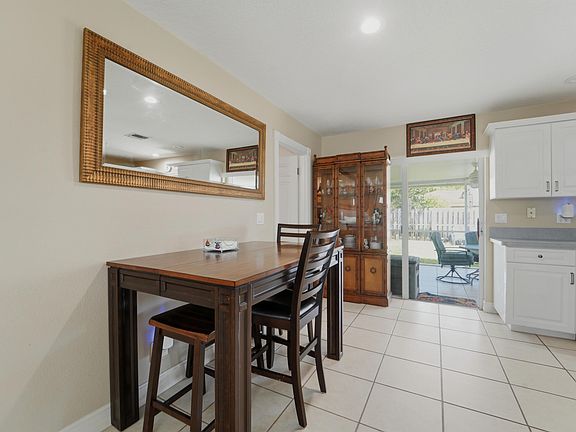 5th image of 225 RIVER TERRACE Drive