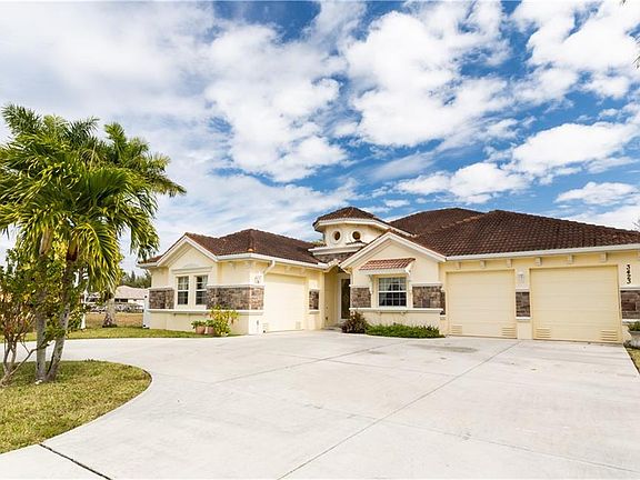 3rd image of 3423 Chiquita Blvd S