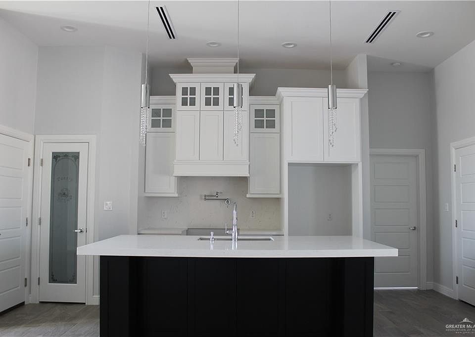 2nd image of 3501 Showboat Dr