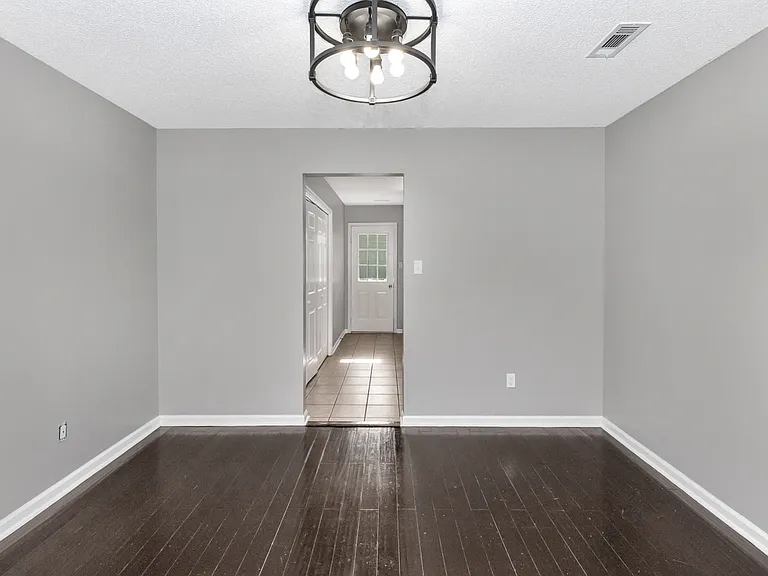 2904 McDonald Dr SW #1 — Photo 6