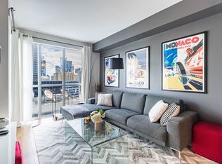 300 Front St W #2107, Toronto, ON M5V 0E9