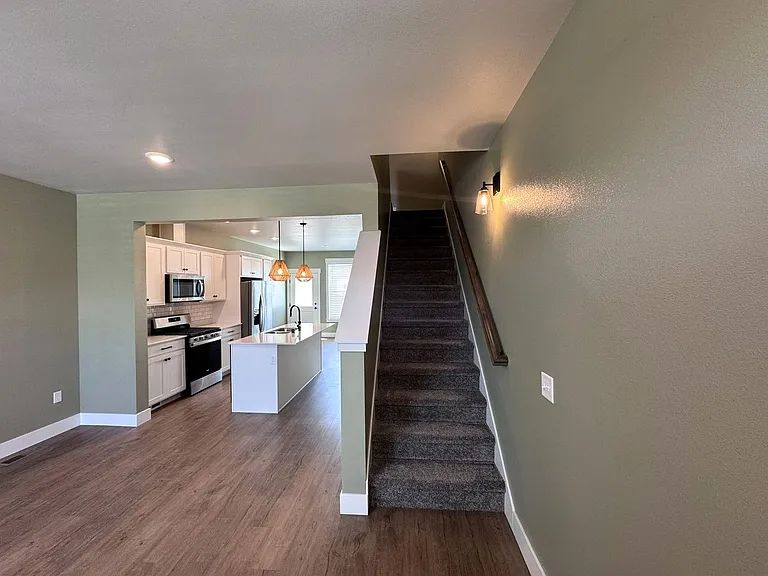 1678 Saint George Blvd — Photo 7